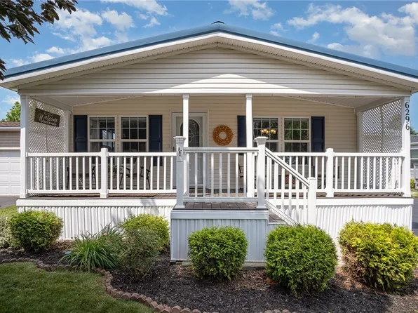 6296 Murphy Dr, Victor, NY 14564