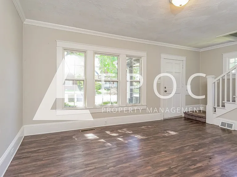 125 E Devonshire St — Photo 7