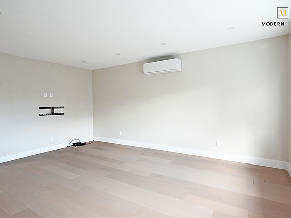 4th image of 23-38 33rd St #2G