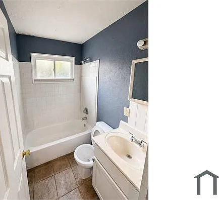 3 bed, 857 sqft, $1,200 — Photo 2