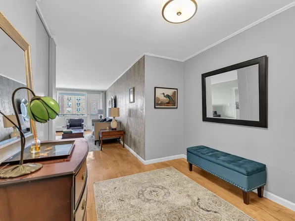 5800 Arlington Avenue image 6 of 15