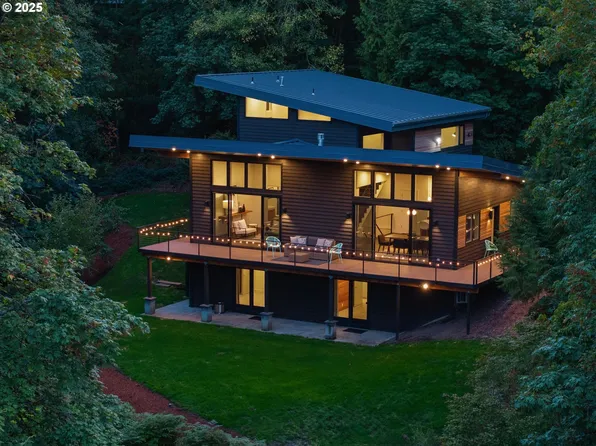 6326 NW Manor Dr, Portland, OR 97210