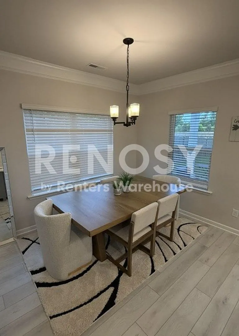 The fully furnished 3 Bedroom 3 bath home is just what you need! — Photo 3