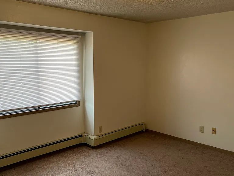 19 E Burlington St #102 — Photo 11