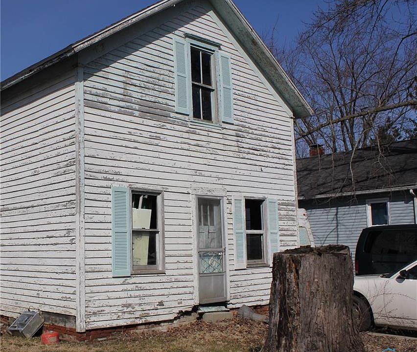 2nd image of 616 Seneca St