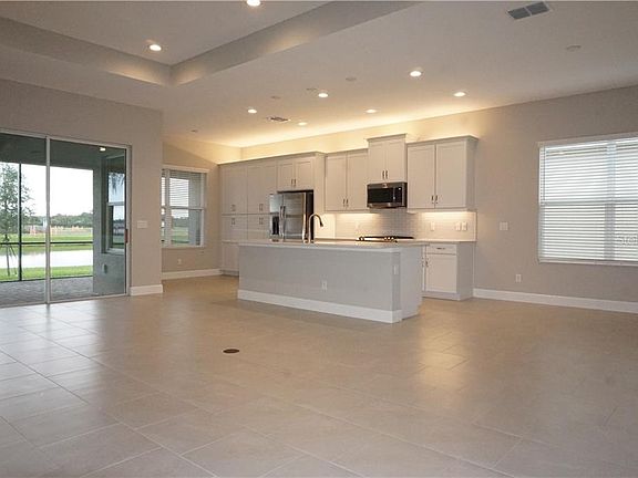 3rd image of 15506 Corona Del Mar Dr