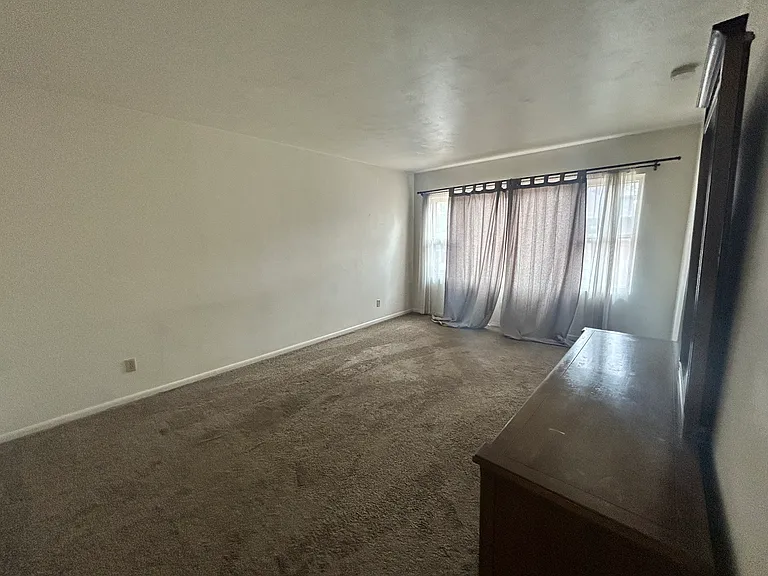 435 W 10th St #6 — Photo 13