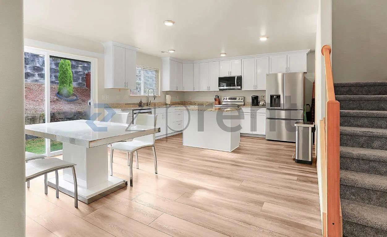 Fern Crest West — Photo 4