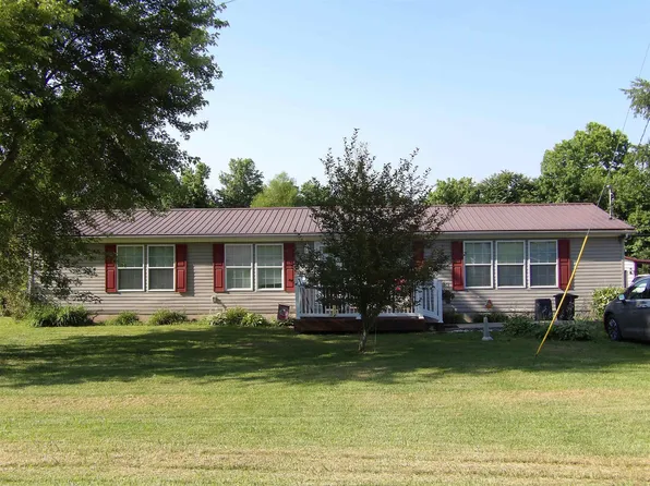 10 Northslope Dr, Milton, WV 25541