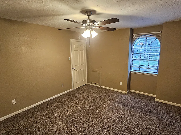14734 Treborway Dr — Photo 27