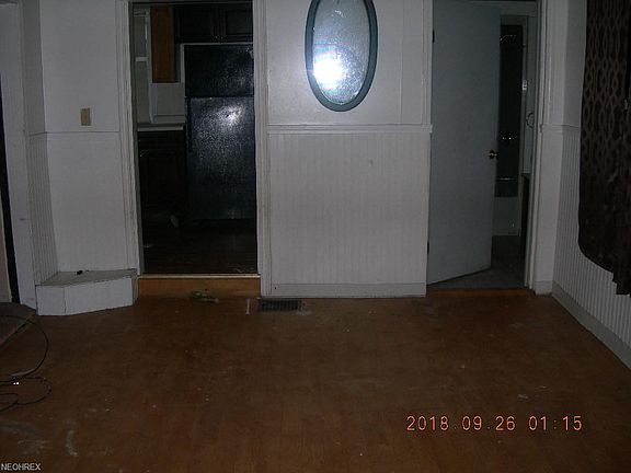 4th image of 911 Armstrong Ln