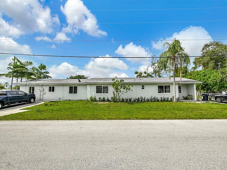 8780 SW 200th Ter — Photo 27