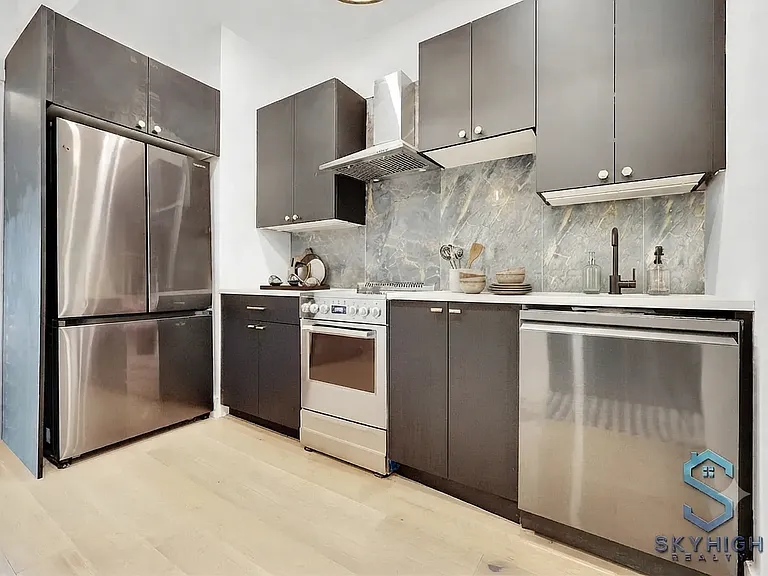723 Knickerbocker Ave #3D — Photo 2
