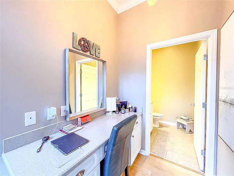 5339 NW 9th Ln — Photo 5