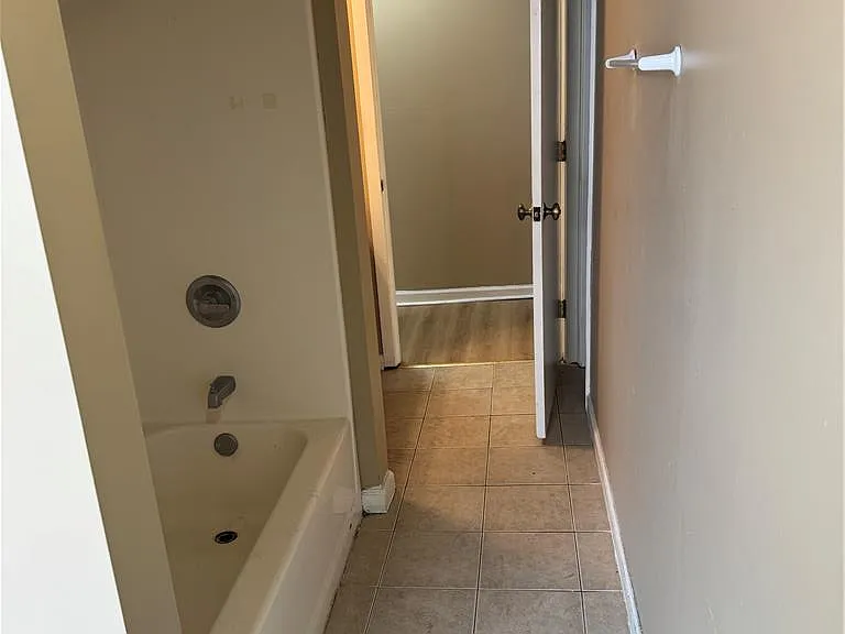201 W Main St #3 — Photo 8