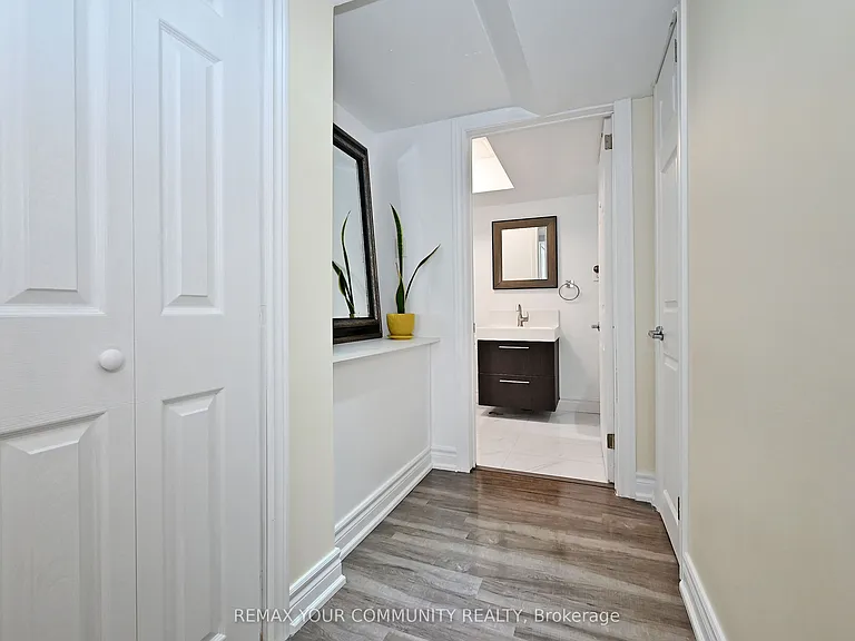 73 Laurendale Ave — Photo 33