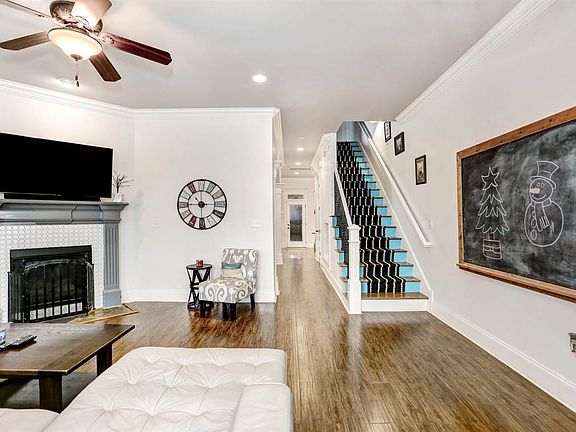 5th image of 1114 Pegasus Dr NW