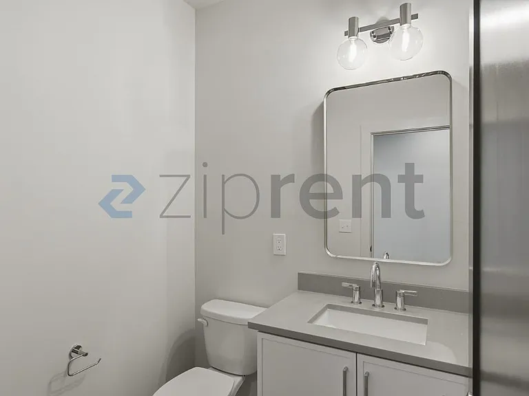 425 S Walker St — Photo 7