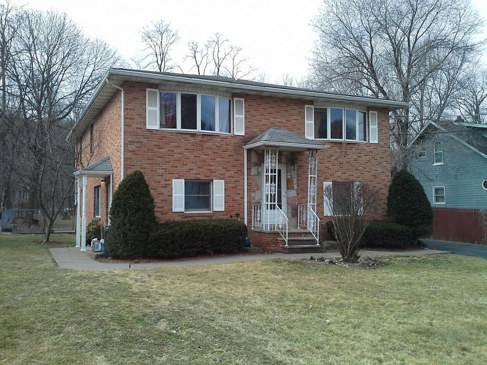 1st image of 24 Pierce St