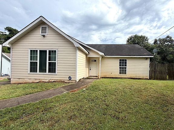 2nd image of 955 Pinecrest Dr