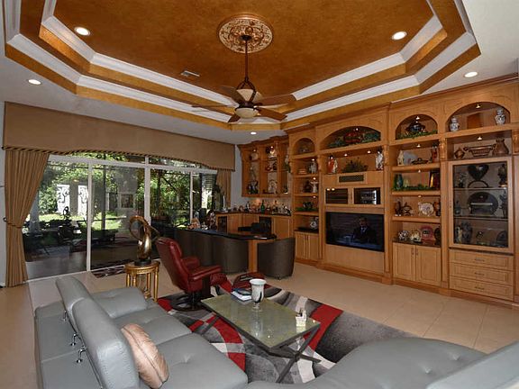 5th image of 9744 Baywood Park Ln