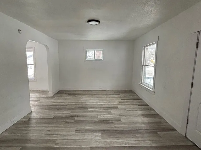 1021 La Croix Ave — Photo 6