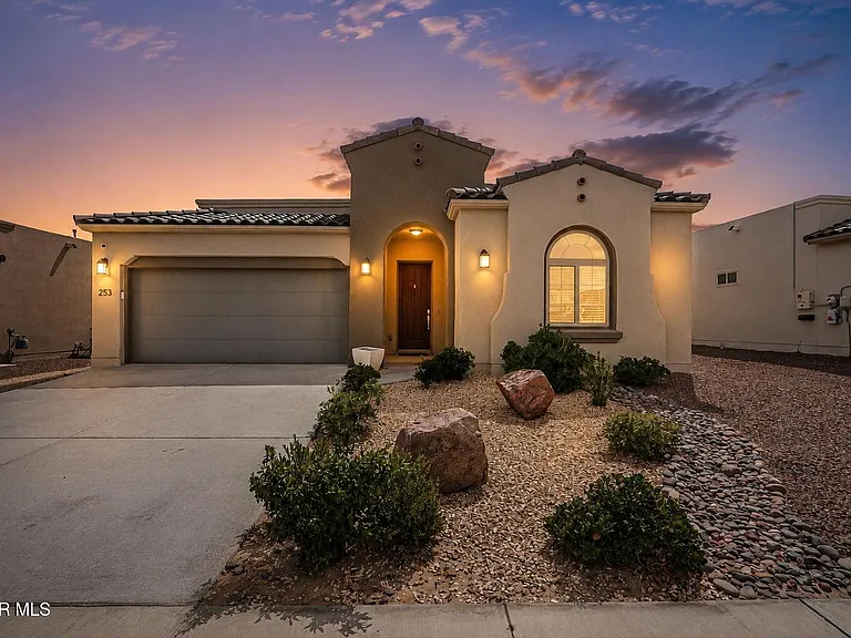 253 Emerald Sun Dr — Photo 2