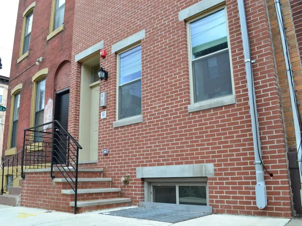 774 S 15th St #1F, Philadelphia, PA 19146