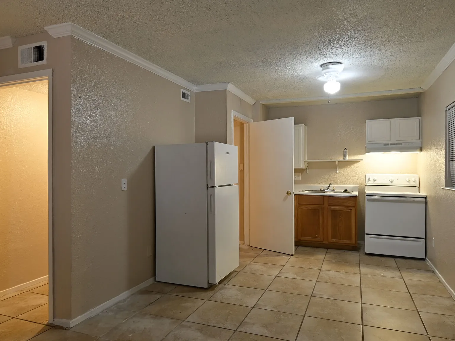 Lila Apartments — Photo 4