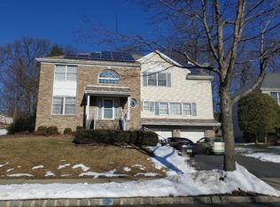 17 Lazarus Dr, Ledgewood, NJ 07852