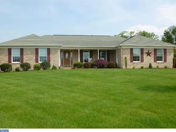 124 Honora Dr, Bear, DE 19701