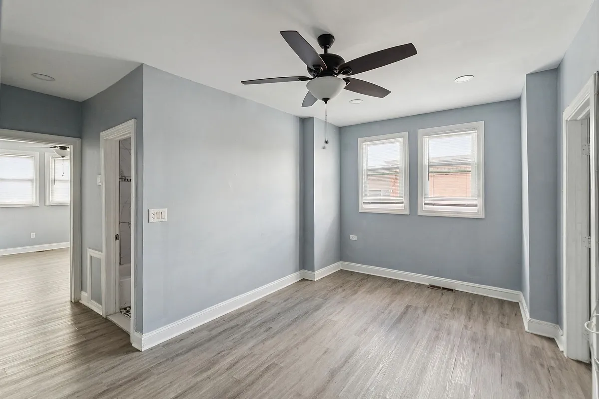 Large living space - 2537 E Ann St #2