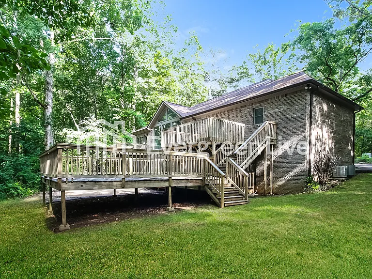 533 Wynn Rd — Photo 15