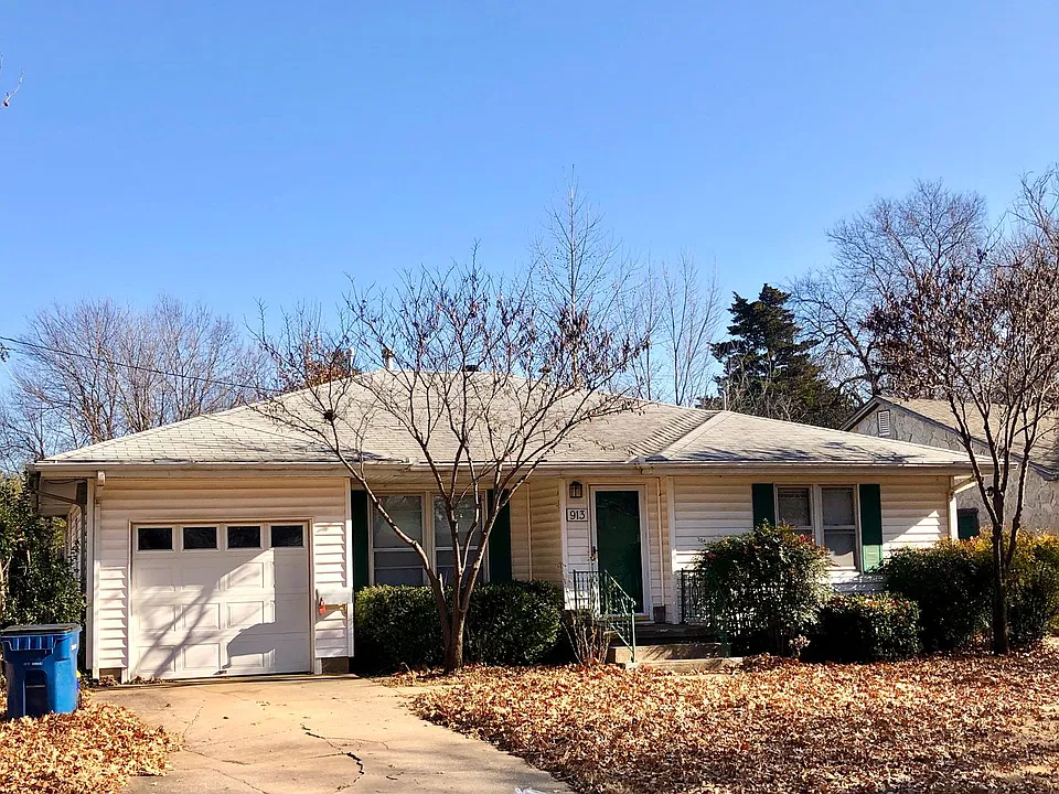 913 Southern Oaks