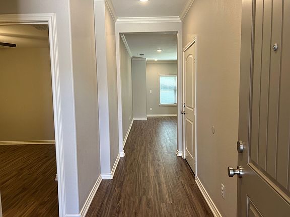 4th image of 4300 Huntingtower Dr Unit 503
