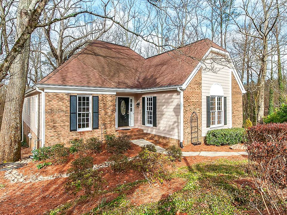 1st image of 686 Oakledge Dr