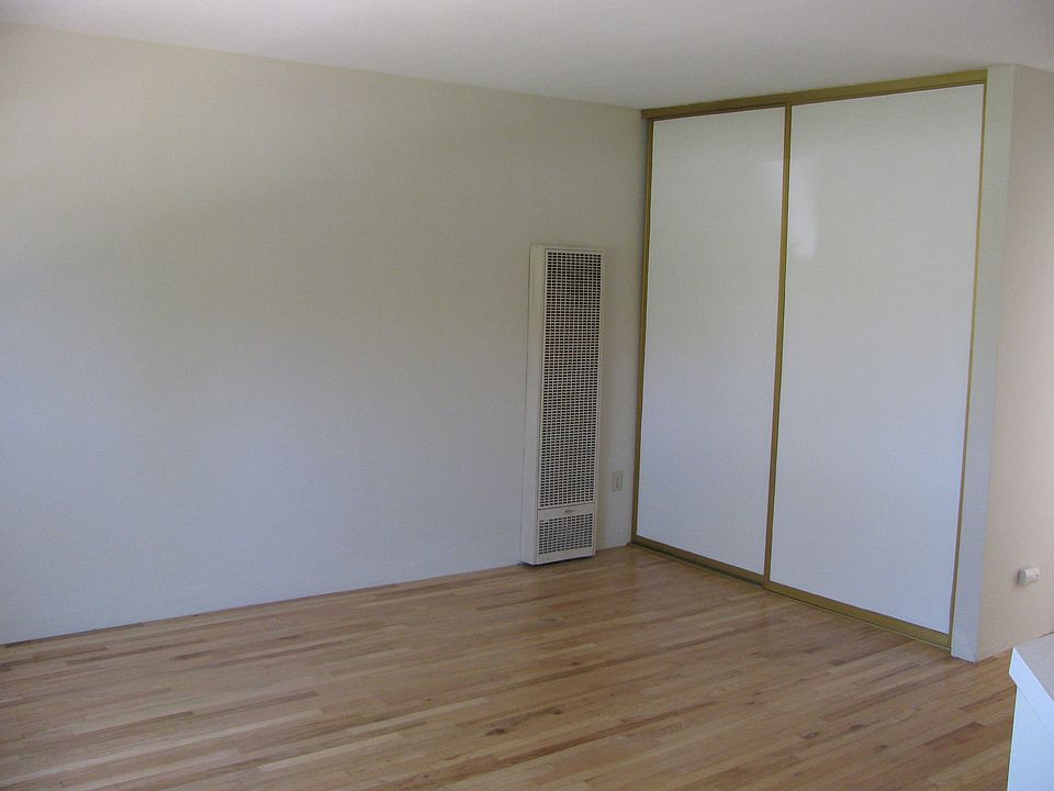 1st image of 612 Cambridge Ave