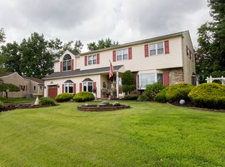 983 Howard Rd, Warminster, PA 18974