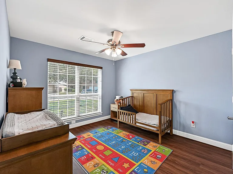 1035 E Hampton Dr — Photo 13