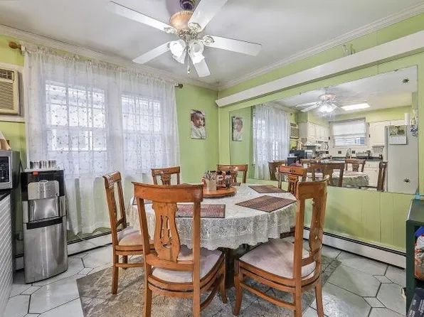 46 Western Avenue image 9 of 36