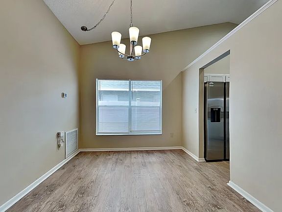3rd image of 2032 Crosshair Cir