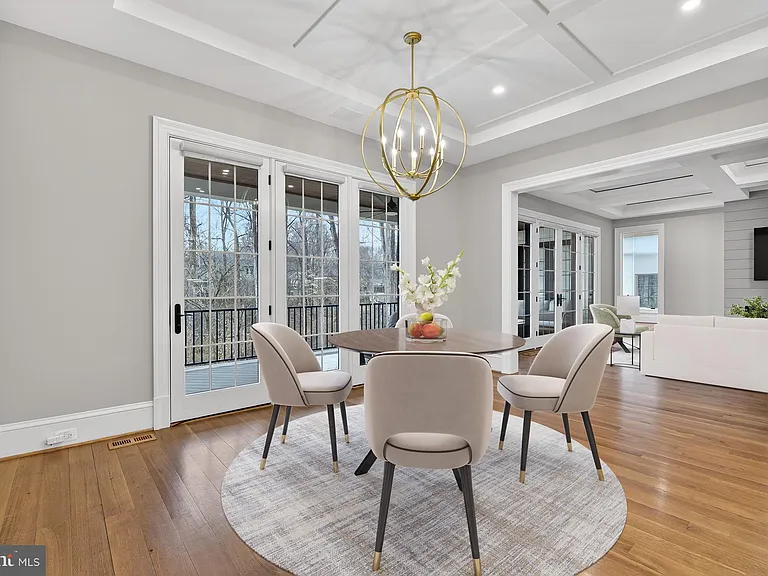 7002 River Oaks Dr — Photo 10