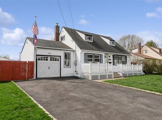 10 Hickory Street, Central Islip, NY 11722