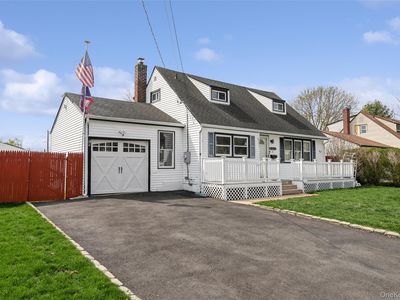 10 Hickory Street, Central Islip, NY, 11722
