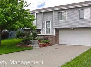 19112 R St, Omaha, NE 68135