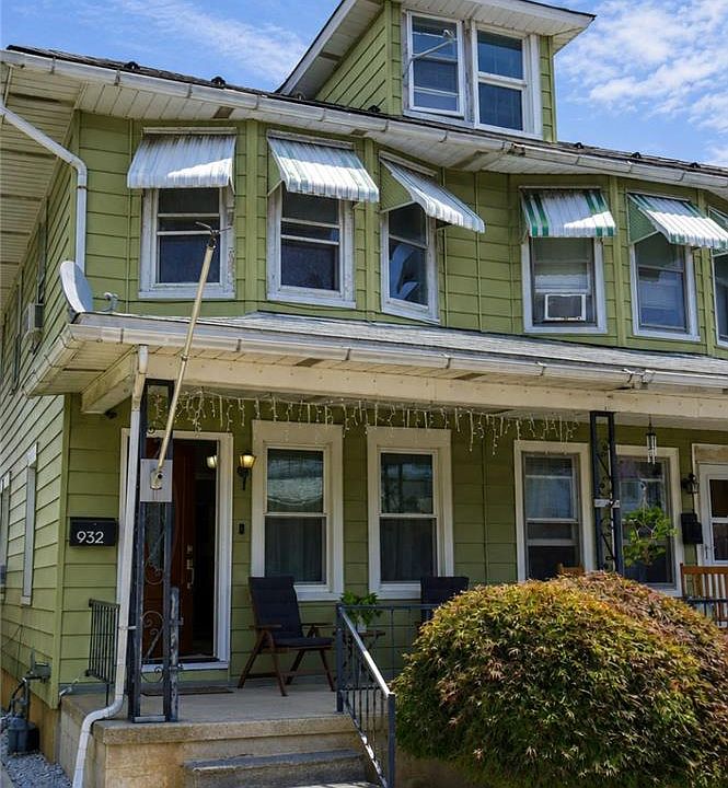 1st image of 932 Fernwood St
