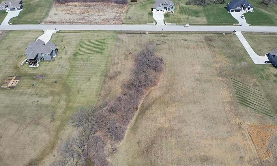 1st image of 30403 Woodland Dr