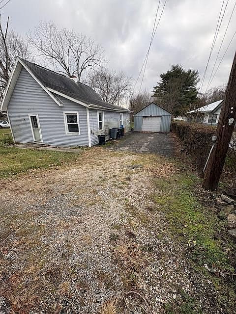 1st image of 16637 School St