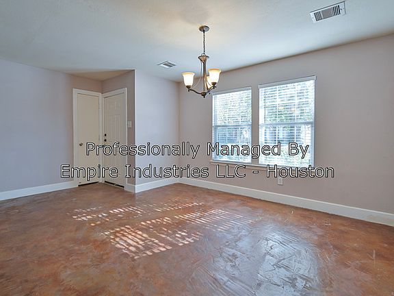 4th image of 1534 Kew Garden Dr