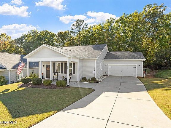3rd image of 303 Ashley Woods Court